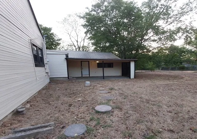 Photo 2 of Single family home for sale at 1113 Commerce Dr, Greenville, TX 75401 | MLS# 21396096 | Listing updated on 2026-10-01