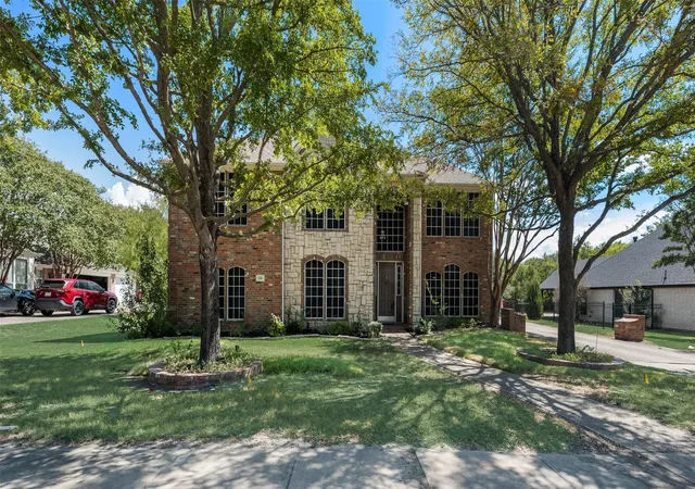 Photo 2 of Single family home for sale at 208 Stanford Ct, Rockwall, TX 75032 | MLS# 21385446 | Listing updated on 2026-10-05
