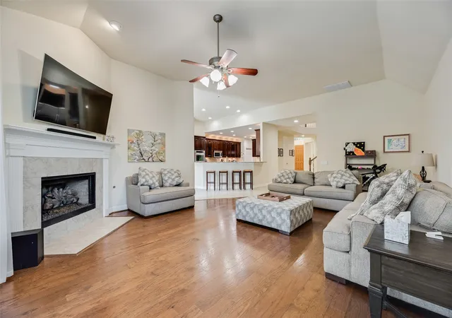 Photo 4 of Single family home for sale at 208 Stanford Ct, Rockwall, TX 75032 | MLS# 21385446 | Listing updated on 2026-10-05