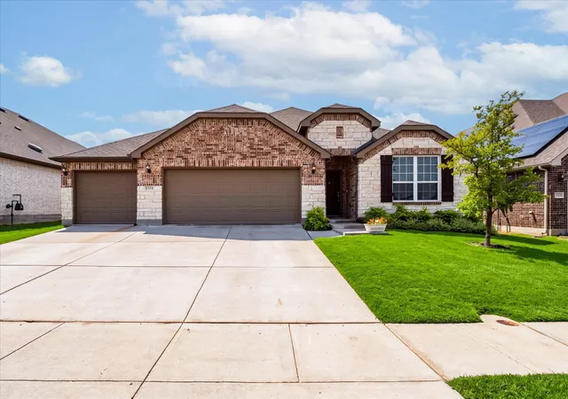 Photo 1 of Single family home for sale at 1304 Millican Ln, Aubrey, TX 76227 | MLS# 21385007 | Listing updated on 2026-10-05