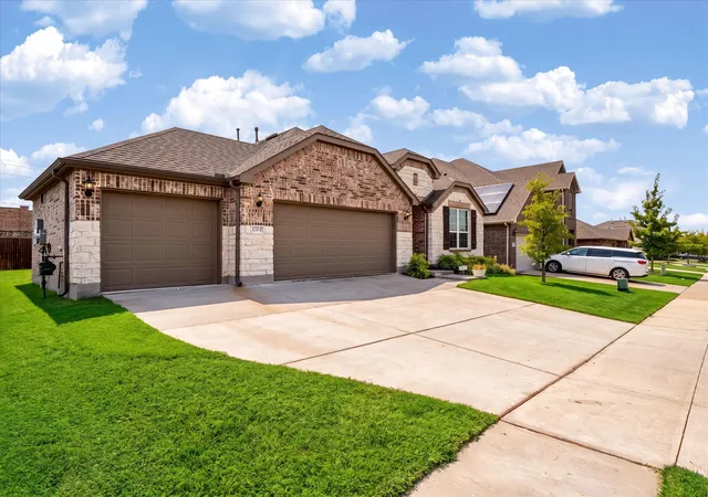 Photo 2 of Single family home for sale at 1304 Millican Ln, Aubrey, TX 76227 | MLS# 21385007 | Listing updated on 2026-10-05