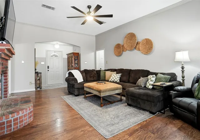 Photo 2 of Single family home for sale at 414 Madison Pl, Ponder, TX 76259 | MLS# 21394344 | Listing updated on 2026-10-07
