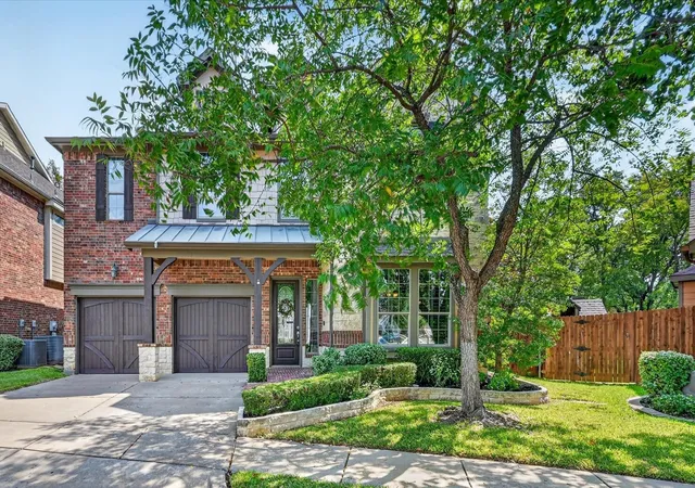 Photo 1 of Single family home for sale at 2512 Kodiak Cir, Euless, TX 76039 | MLS# 21396240 | Listing updated on 2026-10-03