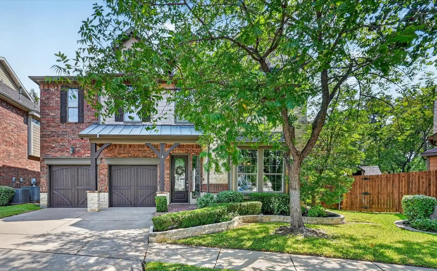 Photo 1 of Single family home for sale at 2512 Kodiak Cir, Euless, TX 76039 | MLS# 21396240 | Listing updated on 2026-10-27