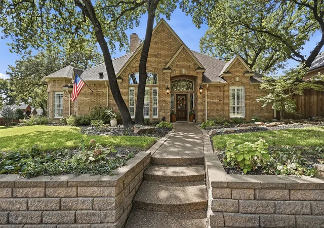 Photo 1 of Single family home for sale at 924 Ridge Ct, Keller, TX 76248 | MLS# 21397428 | Listing updated on 2026-10-06