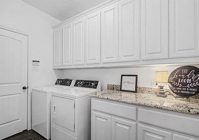 Photo 3 of Single family home for sale at 1025 Whitetail Ct, Joshua, TX 76058 | MLS# 21385467 | Listing updated on 2026-10-01