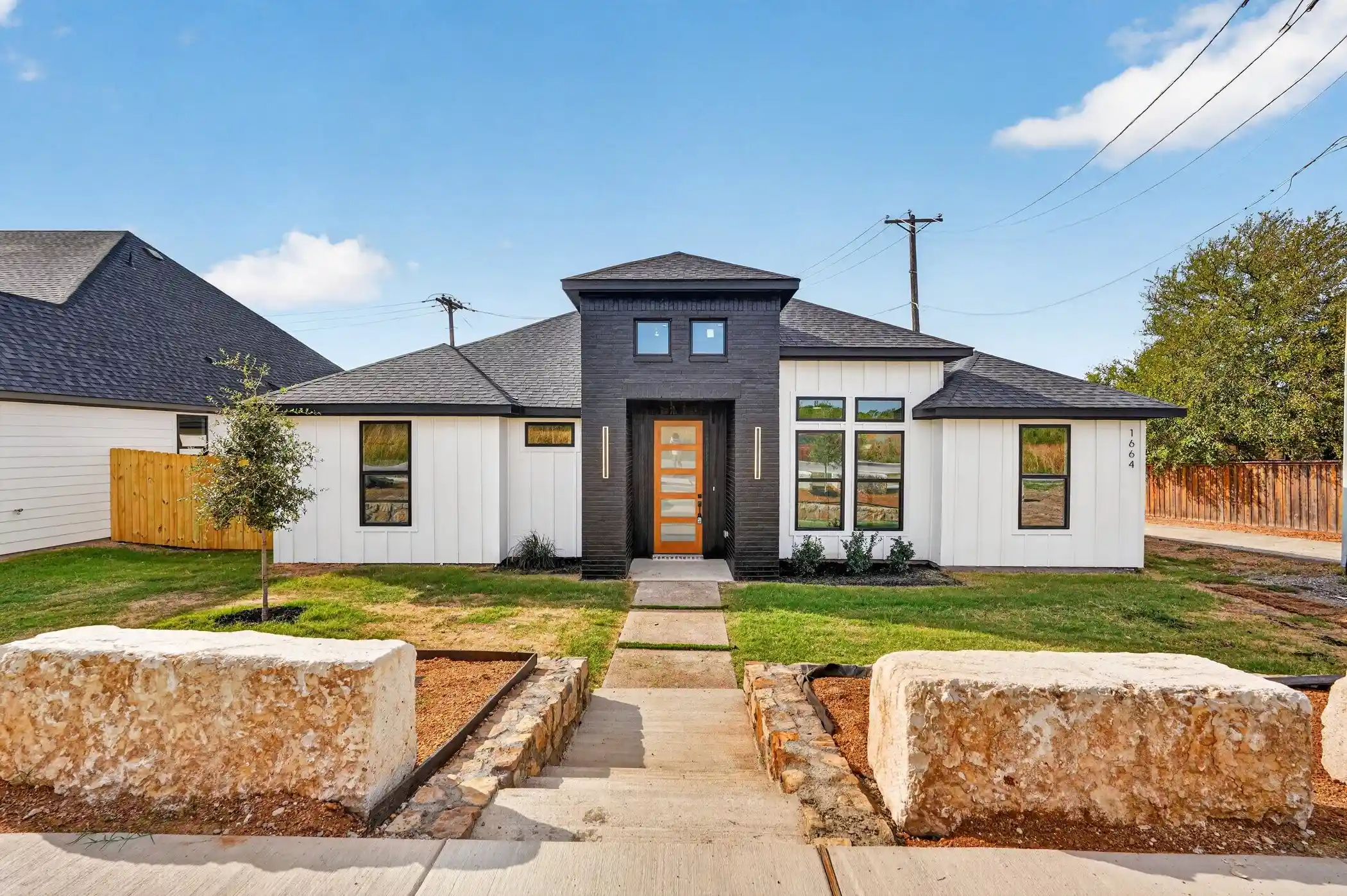 Photo 1 of Single family home for sale at 1664 W Wintergreen Rd, Lancaster, TX 75134 | MLS# 21399496 | Listing updated on 2026-10-18