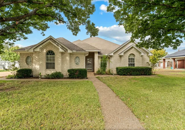 Photo 1 of Sale Pending at 531 Karen Dr, Robinson, TX 76706 | MLS# 21400593 | Listing updated on 2026-10-07
