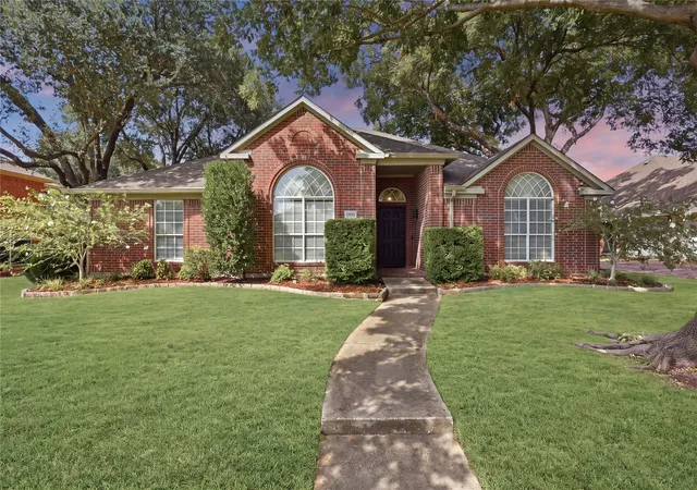 Photo 1 of Single family home for sale at 1905 Greenhill Dr, Rowlett, TX 75088 | MLS# 21398197 | Listing updated on 2026-10-07