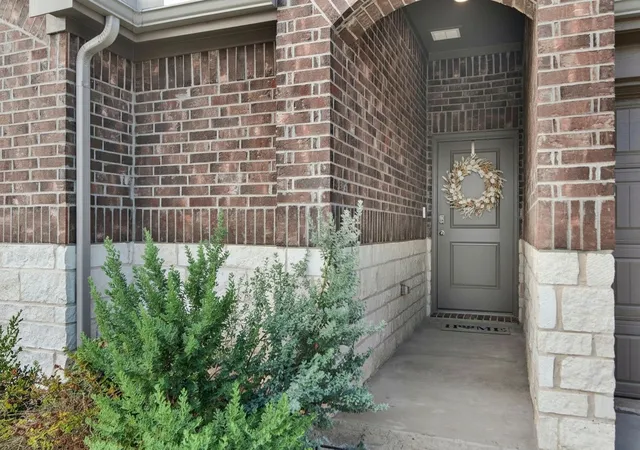 Photo 3 of Single family home for sale at 2328 Burleson Rd, Sherman, TX 75090 | MLS# 21399341 | Listing updated on 2026-10-08