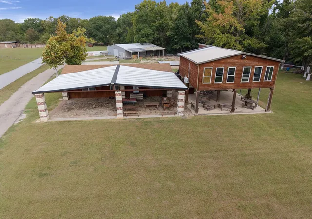 Photo 2 of Single family home for sale at 5989 State Hwy 31 E, Murchison, TX 75778 | MLS# 21400742 | Listing updated on 2026-10-04