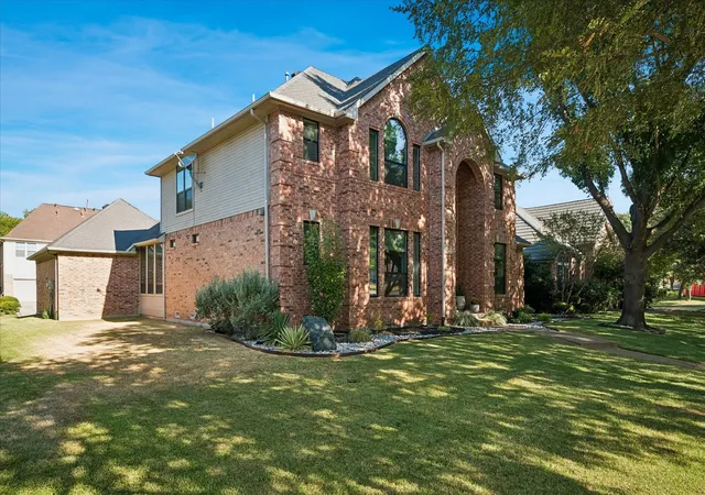 Photo 2 of Single family home for sale at 7525 Cedar Elm Dr, Irving, TX 75063 | MLS# 21384279 | Listing updated on 2026-10-03