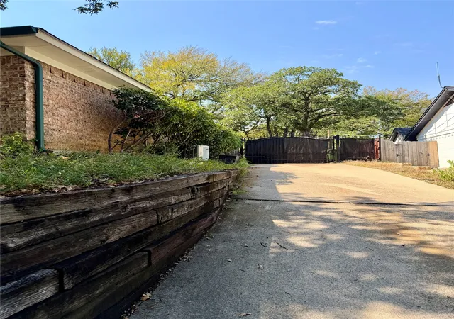 Photo 3 of Single family home for sale at 7317 Timberidge Dr, North Richland Hills, TX 76182 | MLS# 21398094 | Listing updated on 2026-10-01