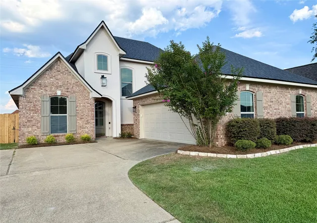 Photo 2 of Single family home for sale at 312 N Hampton St, Haughton, LA 71037 | MLS# 21400748 | Listing updated on 2026-10-05