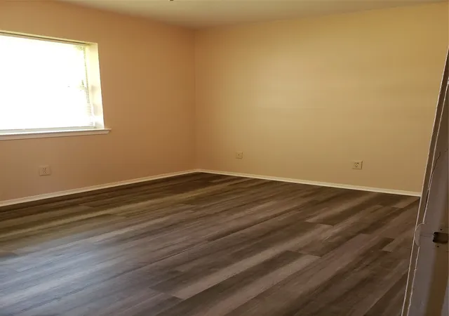 Photo 4 of Single family home for sale at 102 Ave G, Lacy Lakeview, TX 76705 | MLS# 21400750 | Listing updated on 2026-10-01