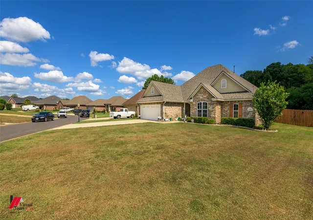Photo 2 of Single family home for sale at 2010 Briar Holw, Shreveport, LA 71118 | MLS# 21396694 | Listing updated on 2026-10-09