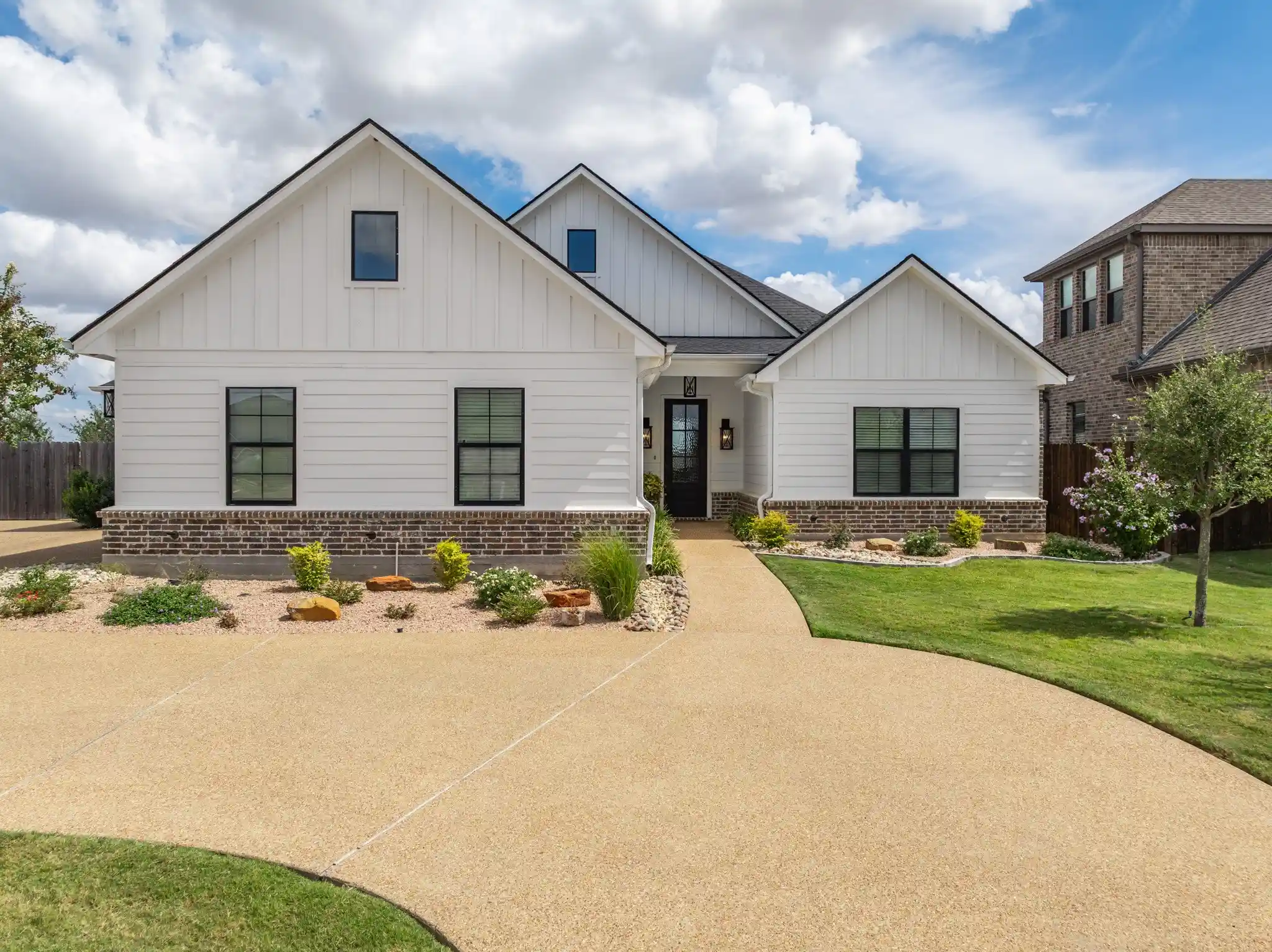 Photo 1 of Single family home for sale at 2108 Stinson Ct, Lorena, TX 76655 | MLS# 21397070 | Listing updated on 2026-10-17