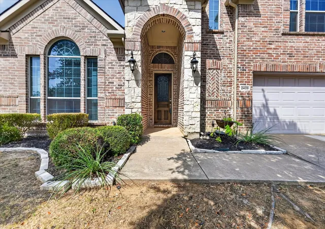 Photo 3 of Single family home for sale at 2409 Lakebend Dr, Little Elm, TX 75068 | MLS# 21400761 | Listing updated on 2026-10-04