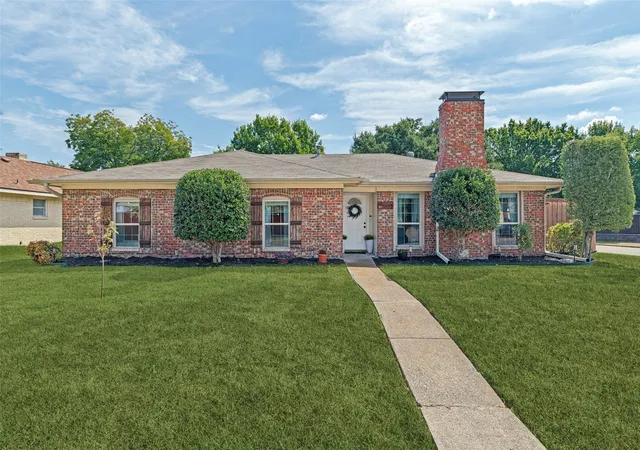Photo 1 of Single family home for sale at 822 Century Park Dr, Garland, TX 75040 | MLS# 21391960 | Listing updated on 2026-10-04