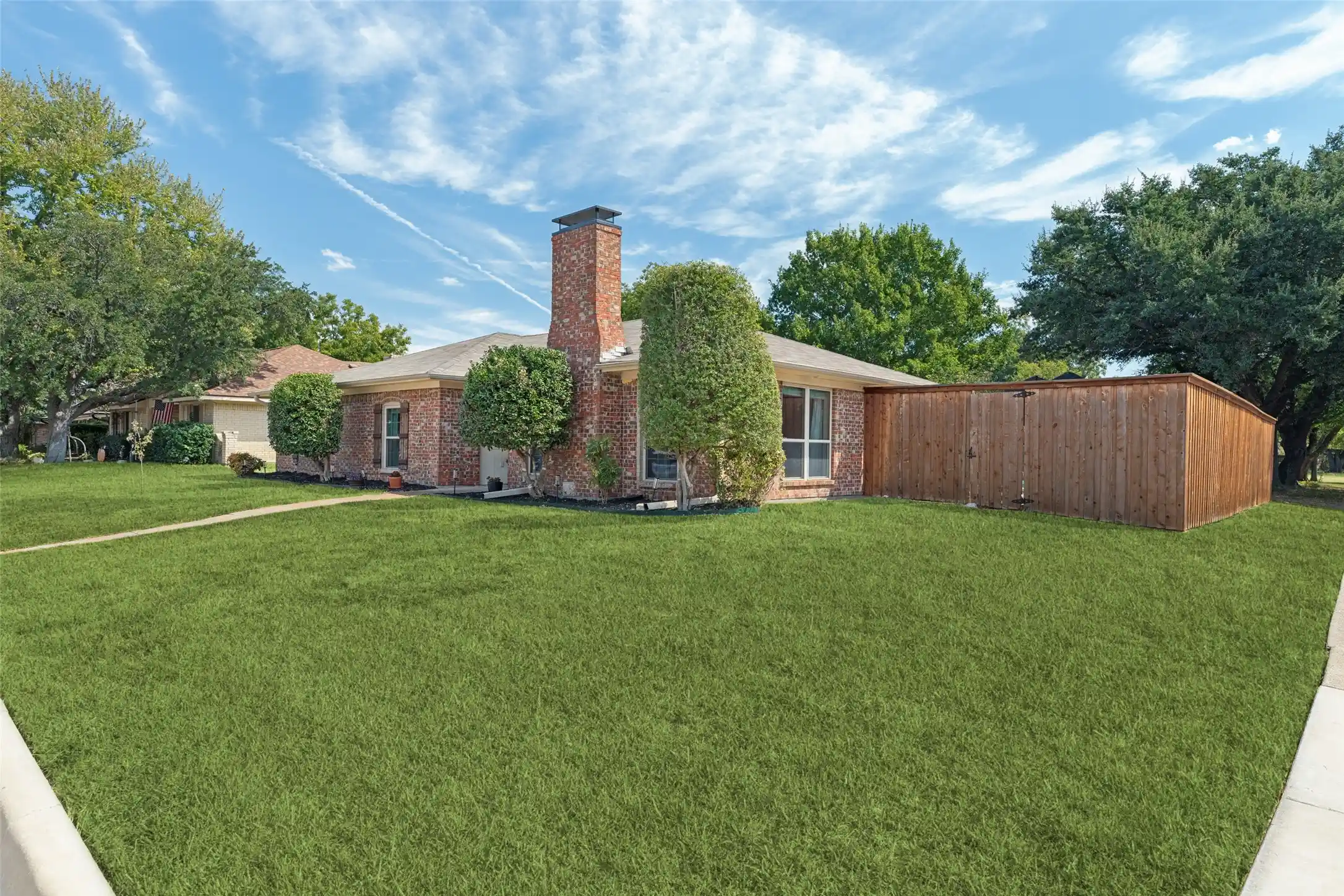 Photo 1 of Single family home for sale at 822 Century Park Dr, Garland, TX 75040 | MLS# 21391960 | Listing updated on 2026-10-24