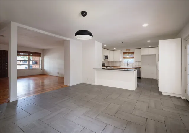Photo 3 of Single family home for sale at 427 Rorary Dr, Richardson, TX 75081 | MLS# 21398667 | Listing updated on 2026-10-10