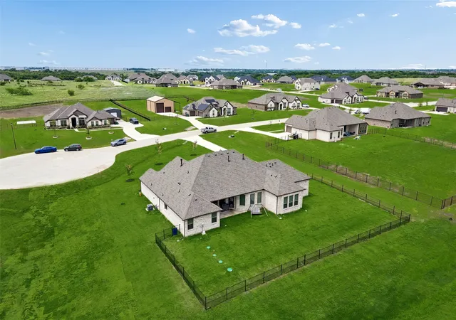 Photo 3 of Single family home for sale at 6608 Woodley Ct, Forney, TX 75126 | MLS# 21394299 | Listing updated on 2026-10-01