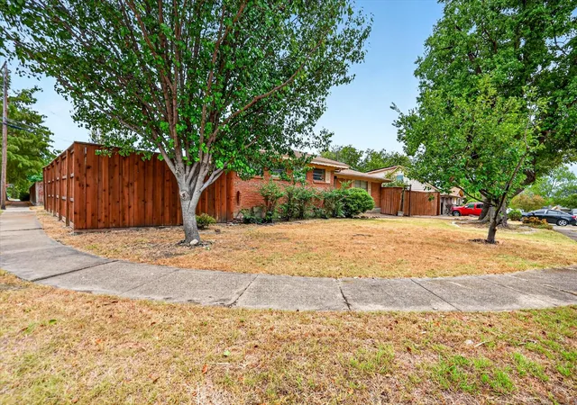 Photo 2 of Single family home for sale at 2620 Greenland Dr, Mesquite, TX 75150 | MLS# 21397557 | Listing updated on 2026-10-03