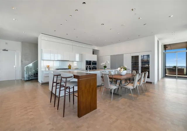Listing Photo 5 - Condo for sale in building located at 2200 Victory Ave, Dallas, TX 75219 - Unit #2701