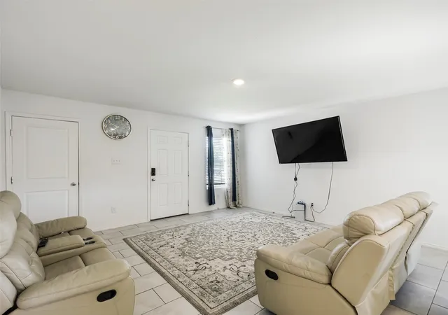 Photo 3 of Single family home for sale at 2932 Dora Dr, Fort Worth, TX 76119 | MLS# 21398278 | Listing updated on 2026-10-01