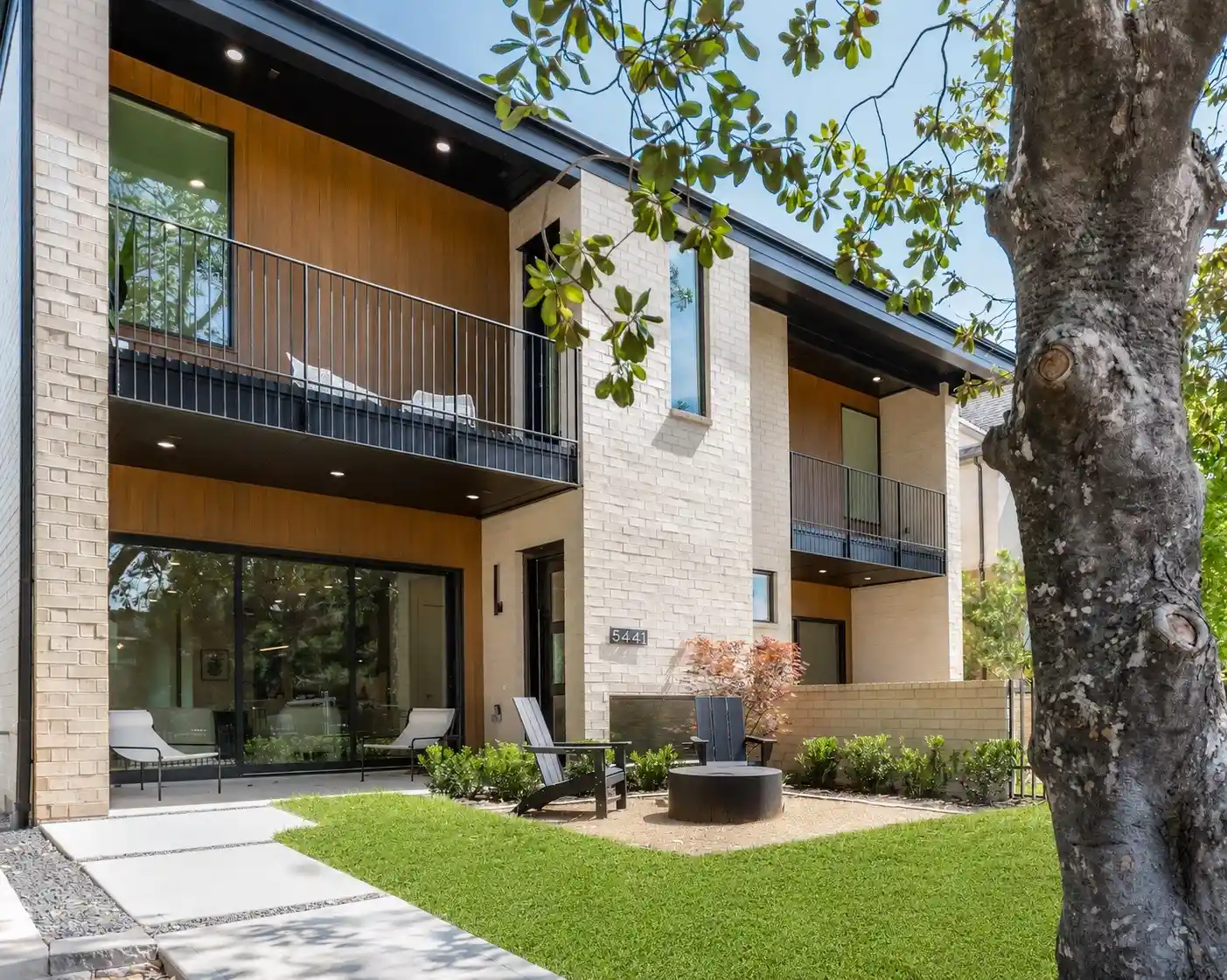 Photo 1 of Single family home for sale at 5443 Ellsworth, Dallas, TX 75206 | MLS# 21400801 | Listing updated on 2026-10-28