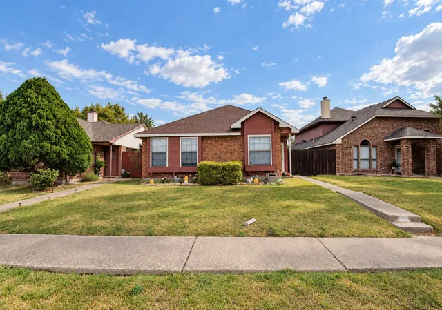 Photo 1 of Single family home for sale at 1733 Wheatfield Dr, Mesquite, TX 75149 | MLS# 21399369 | Listing updated on 2026-10-01