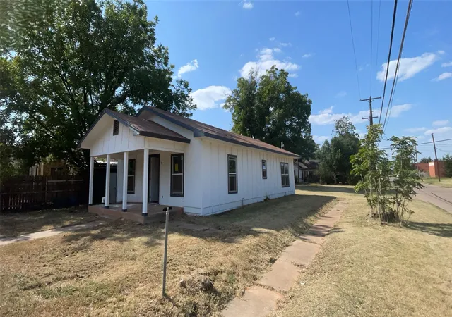 Photo 1 of Single family home for sale at 1300 N 9th Street, Wichita Falls, TX 76306 | MLS# 21363008 | Listing updated on 2026-10-08