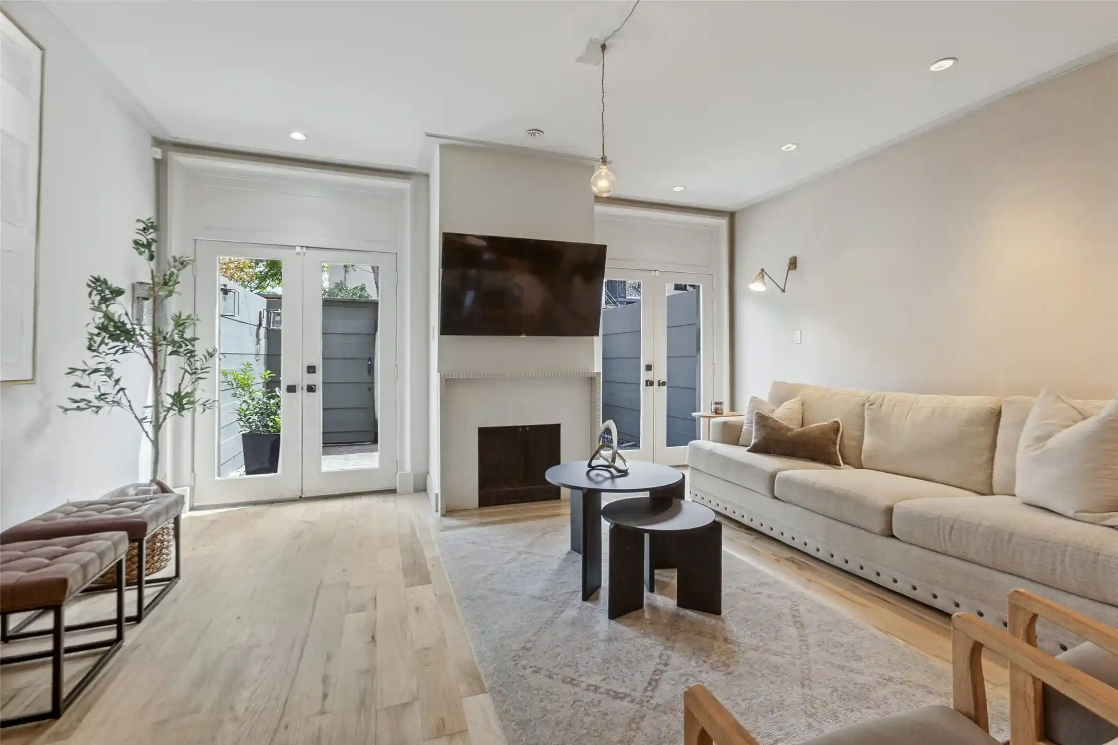 Photo 1 of Condo for sale at 3818 N Hall St #128, Dallas, TX 75219 | MLS# 21398272 | Listing updated on 2026-10-27