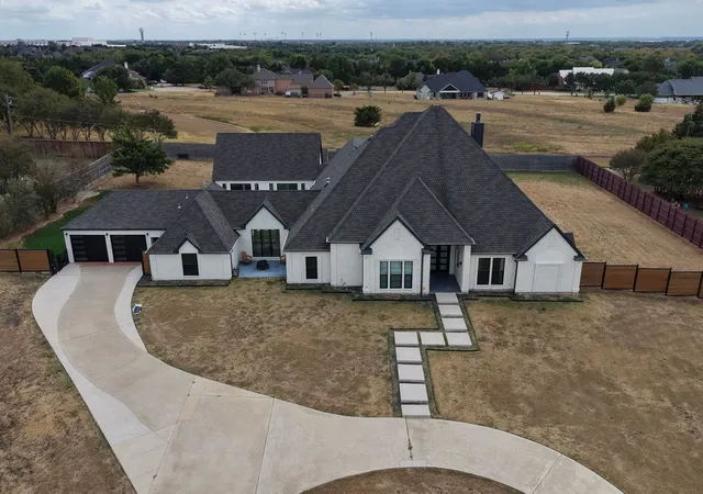 Photo 3 of Mansion for sale at 209 Carriage Hl Ln, Rockwall, TX 75032 | MLS# 21399462 | Listing updated on 2026-10-02
