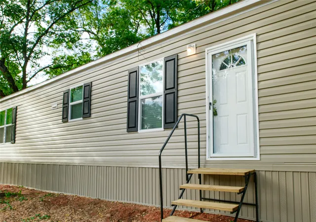Photo 2 of Manufactured home for sale at 316 S Main St, Sadler, TX 76264 | MLS# 21400886 | Listing updated on 2026-10-02