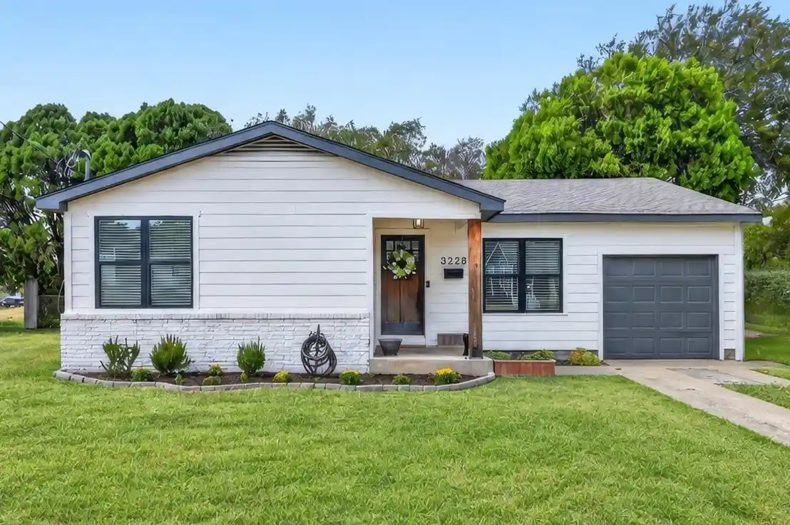 Photo 1 of Single family home for sale at 3228 Olive Pl, Fort Worth, TX 76116 | MLS# 21400693 | Listing updated on 2026-10-25