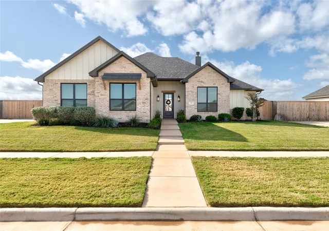 Photo 1 of Sale Pending at 317 Blackhawk Dr, Abilene, TX 79602 | MLS# 21400743 | Listing updated on 2026-10-10