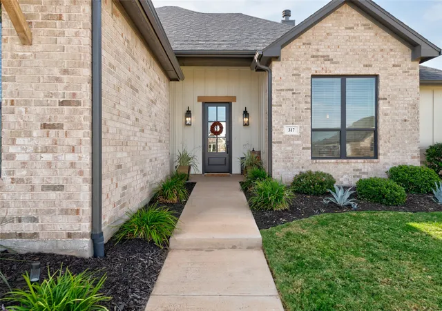 Photo 3 of Sale Pending at 317 Blackhawk Dr, Abilene, TX 79602 | MLS# 21400743 | Listing updated on 2026-10-10