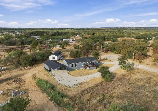 Photo 2 of Manufactured home for sale at 123 Dove Ct, Bridgeport, TX 76426 | MLS# 21398357 | Listing updated on 2026-10-02