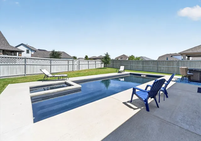 Photo 2 of Single family home for sale at 2620 Little Wonder Ln, Justin, TX 76247 | MLS# 21393263 | Listing updated on 2026-10-07