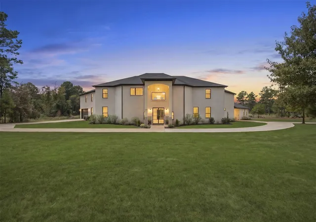 Photo 1 of Mansion for sale at 8383 Fm 2208, Longview, TX 75650 | MLS# 21400797 | Listing updated on 2026-10-02
