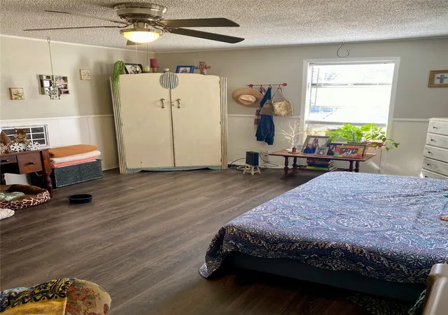 Photo 3 of Single family home for sale at 1115 S 6th Street, Bonham, TX 75418 | MLS# 21400943 | Listing updated on 2026-10-02