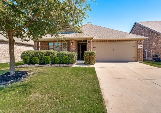 Photo 1 of Single family home for sale at 4501 Lakeview Dr, Frisco, TX 75036 | MLS# 21400472 | Listing updated on 2026-10-10