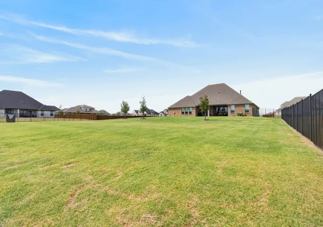 Photo 3 of Single family home for sale at 134 Hollingsworth Ln, Red Oak, TX 75154 | MLS# 21393346 | Listing updated on 2026-10-02