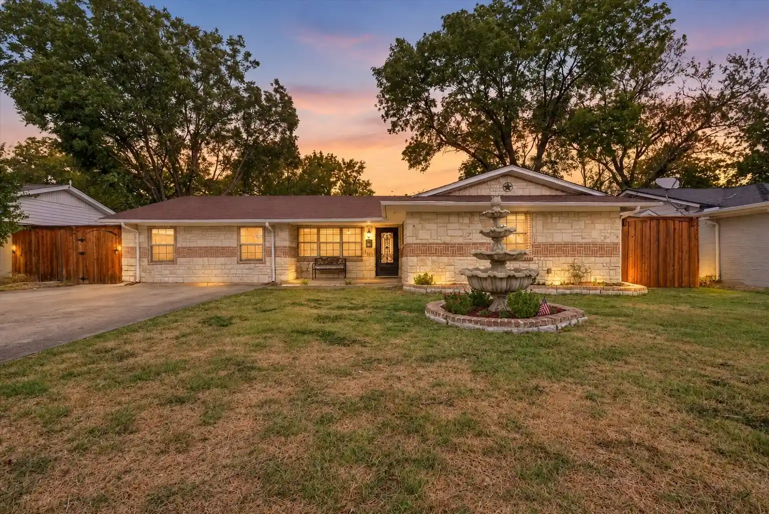 Photo 1 of Single family home for sale at 2983 Amber Ln, Dallas, TX 75234 | MLS# 21400896 | Listing updated on 2026-10-18