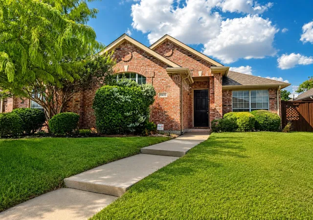 Photo 1 of Single family home for sale at 10610 Stone Fls Ln, Frisco, TX 75035 | MLS# 21400965 | Listing updated on 2026-10-03