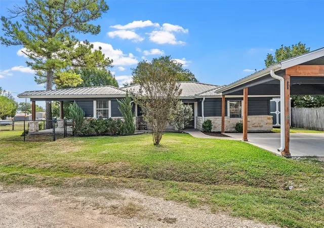 Single family home for sale at 111 N Morgan St W, Mount Calm, TX 76673 | MLS# 21400770