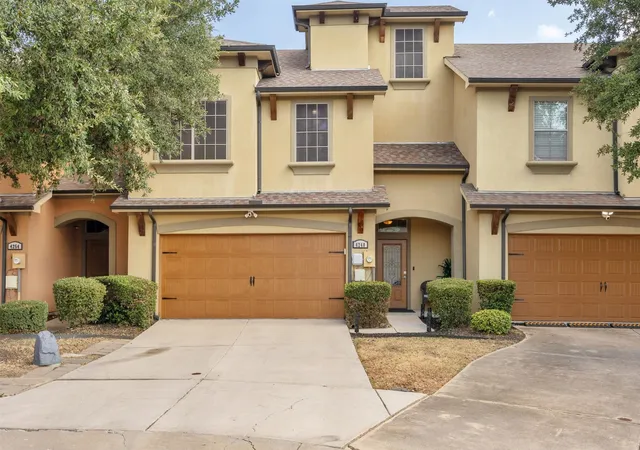 Townhouse for sale at 4248 Nia Dr, Irving, TX 75038 | MLS# 21398351