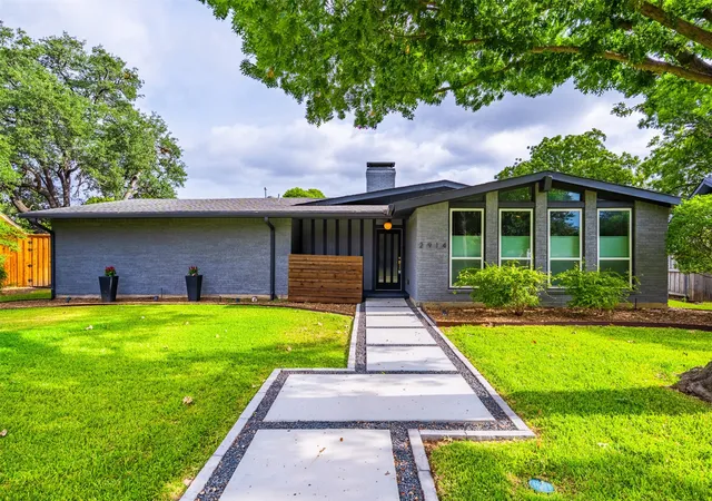 Photo 2 of Single family home for sale at 2914 Whitemarsh Cir, Richardson, TX 75080 | MLS# 21398030 | Listing updated on 2026-10-09