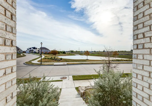 Photo 2 of Single family home for sale at 252 Golden Run Dr, Royse City, TX 75189 | MLS# 21398650 | Listing updated on 2026-10-04